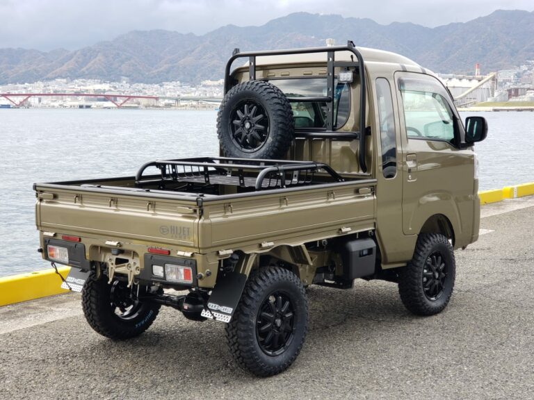 2022 Daihatsu Hijet Jumbo Xtreme, 5-Speed with High/Low Range Diff Lock in Green