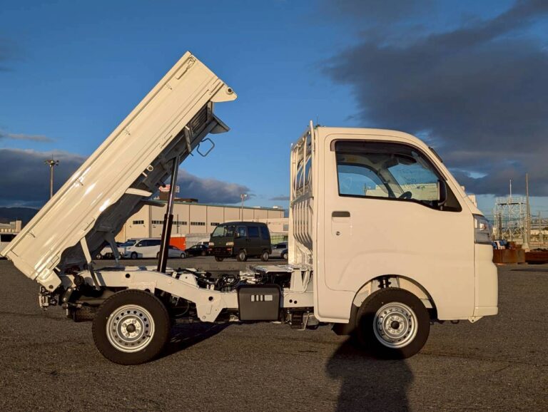 2025 Daihatsu Hijet Low Dump Manual – White